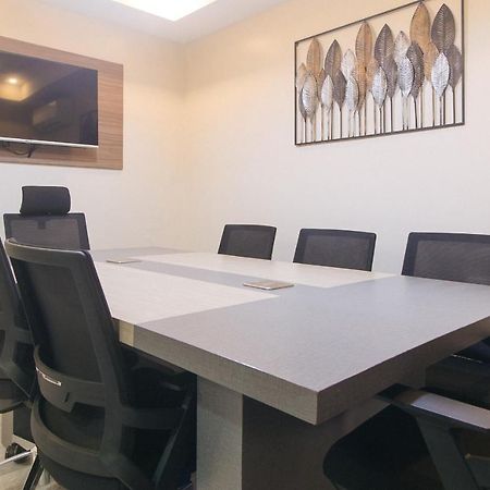 Reddoorz Plus @ Bez Tower And Residences San Juan Esterno foto