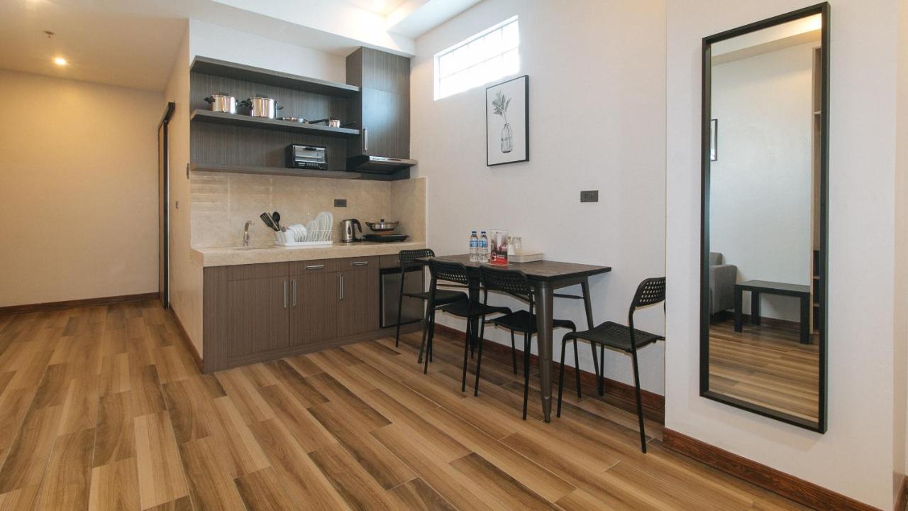 Reddoorz Plus @ Bez Tower And Residences San Juan San Juan  Esterno foto
