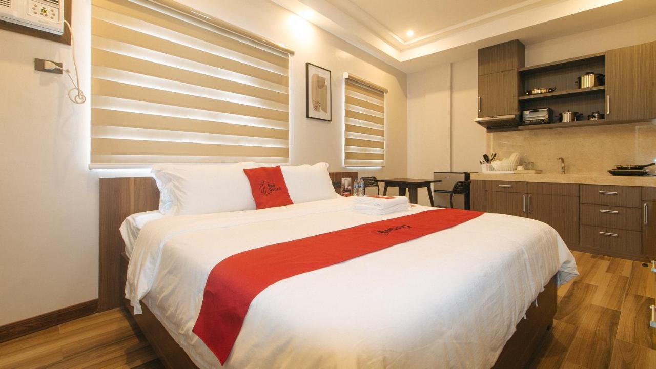 Reddoorz Plus @ Bez Tower And Residences San Juan San Juan  Esterno foto