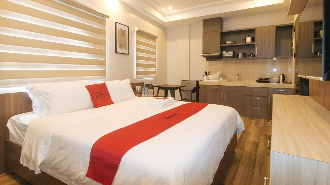 Reddoorz Plus @ Bez Tower And Residences San Juan San Juan  Esterno foto